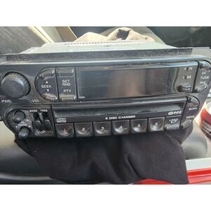 Daimler/Chrysler 6 disc changer am/fm radio